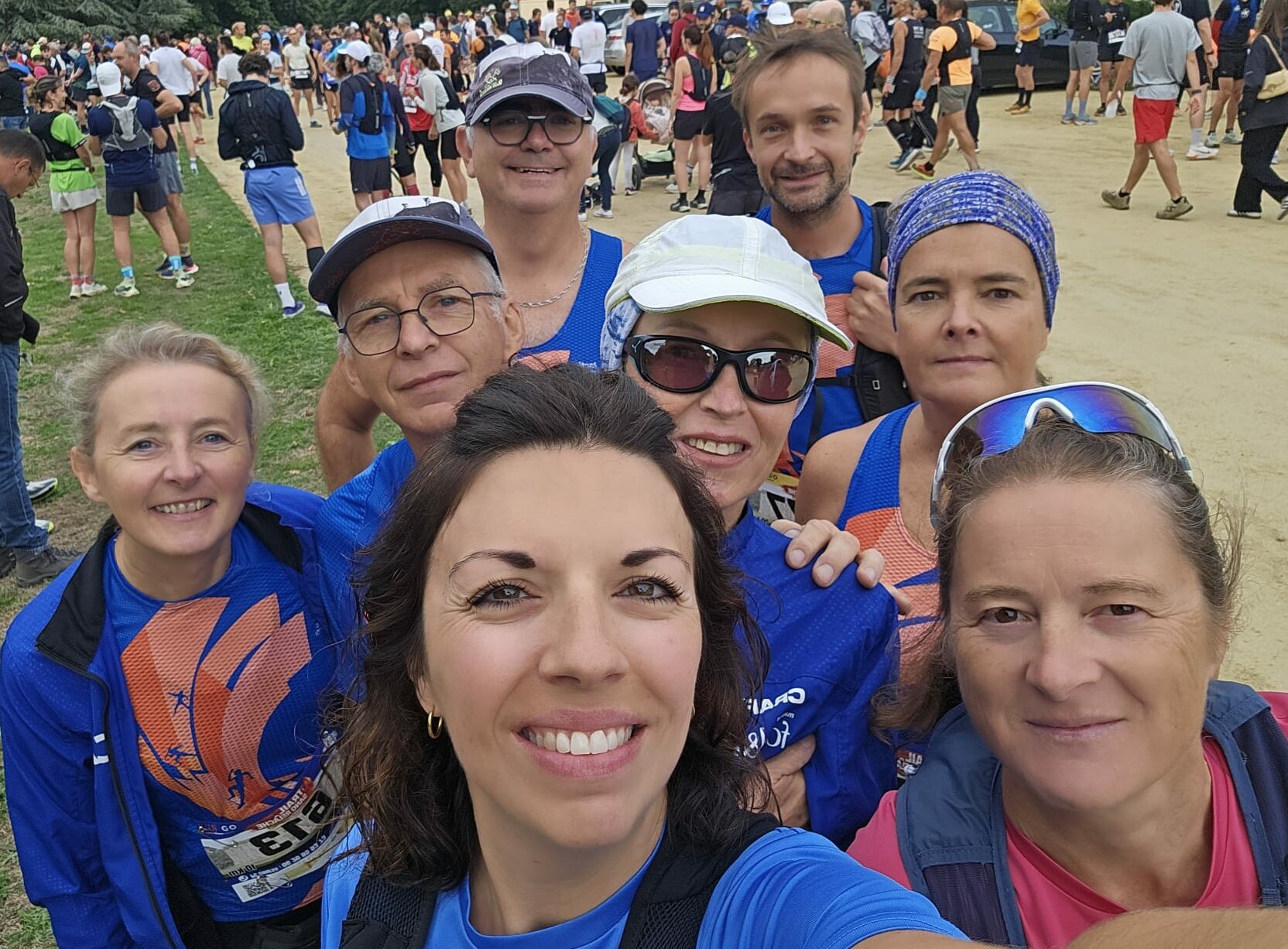 Photo de groupe au Trail Sang Relâche 2026